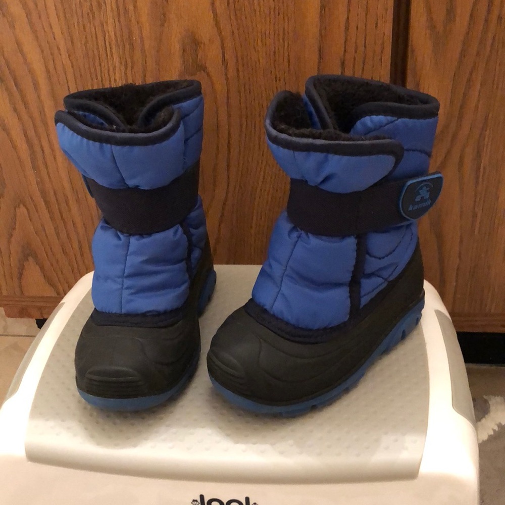 Toddler boy size 7 winter boots